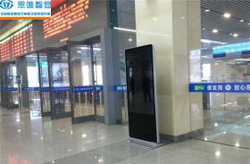 湖南立式廣告機(jī)-岳陽汽車站