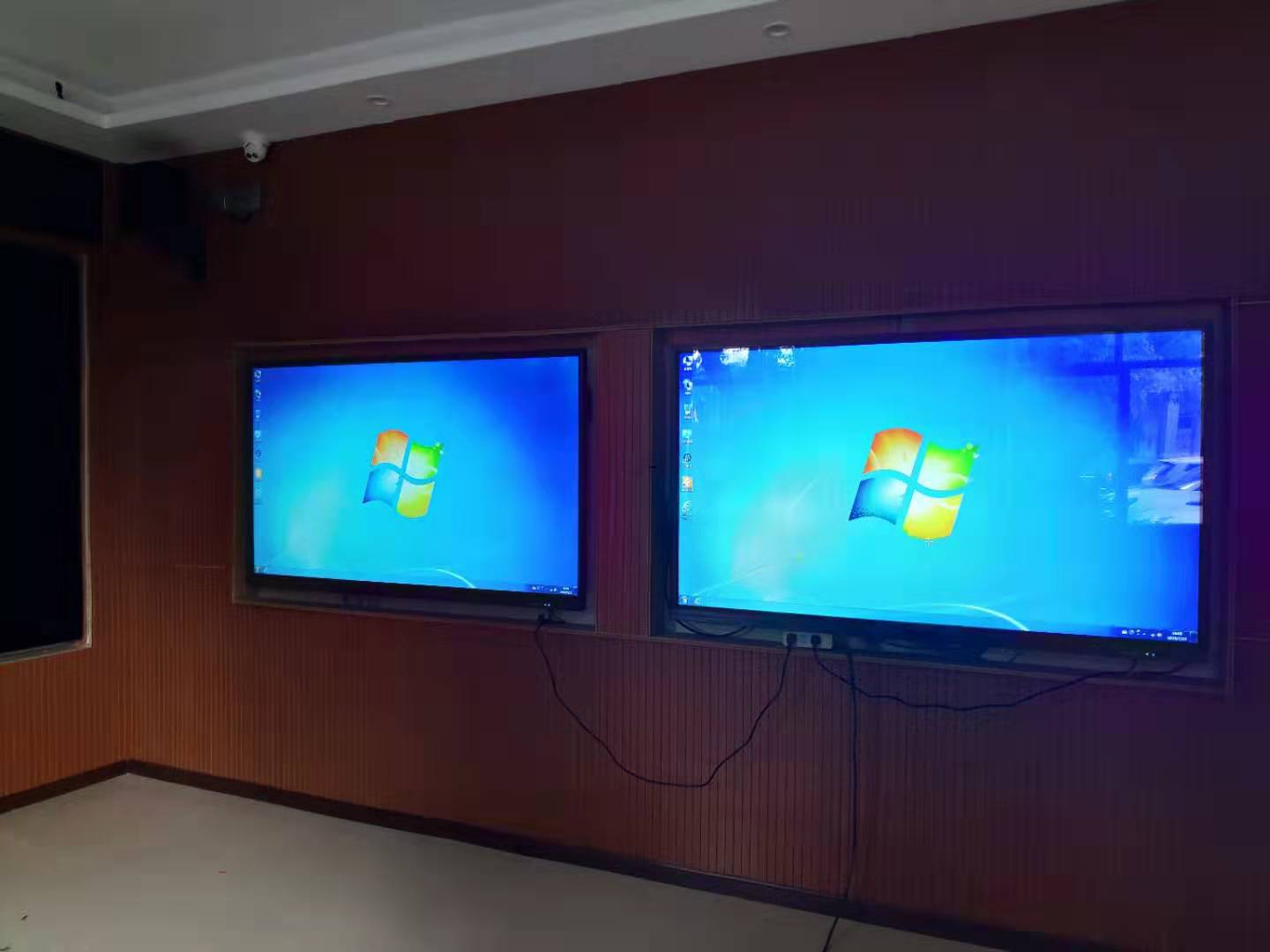 鑲嵌廣告機(jī)