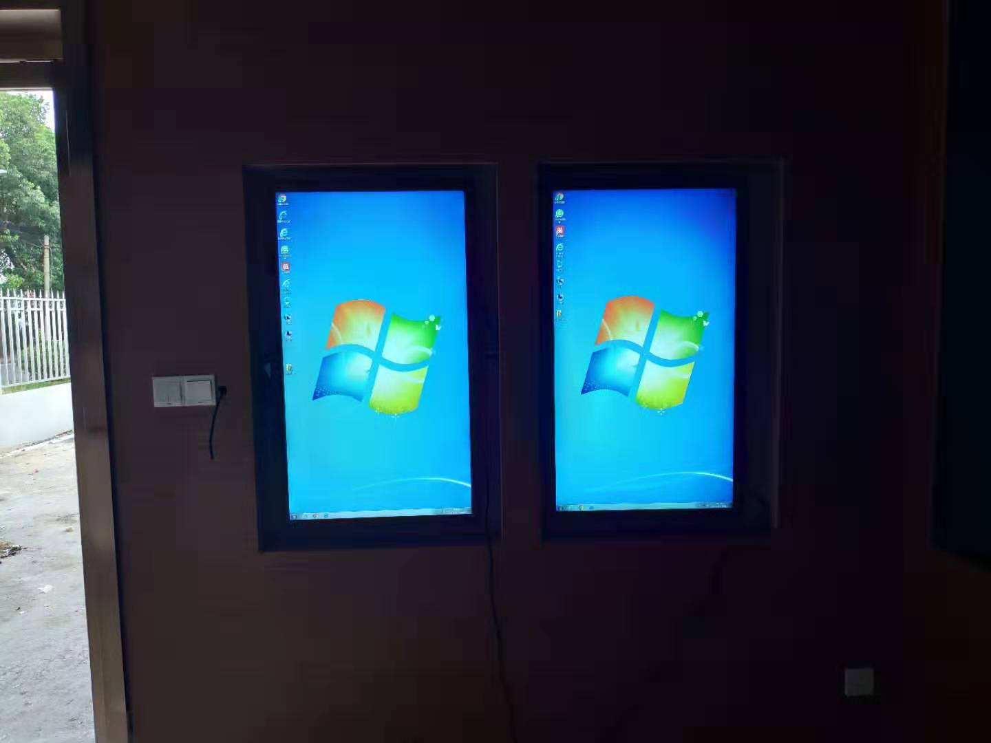 鑲嵌廣告機(jī)