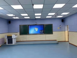 教育一體機(jī)錄播教室